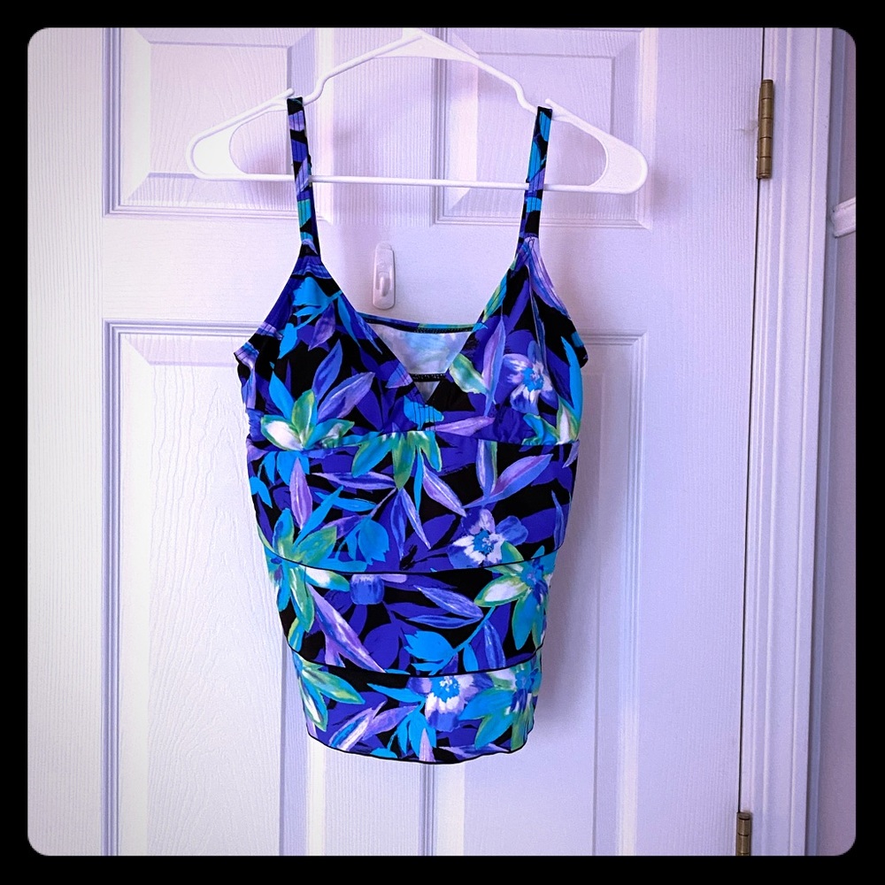 Hawaiian floral ruffle tankini top